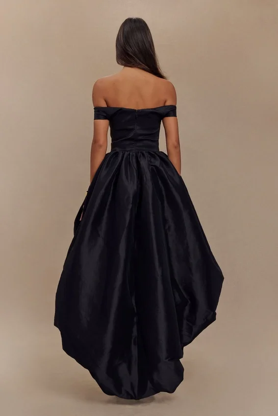 Amelia Bubble Maxi Dress – Black Amelia Bubble Maxi Dress – Black