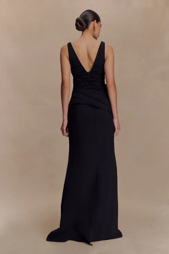 Axton Low Neck Maxi Dress – Black Axton Low Neck Maxi Dress – Black