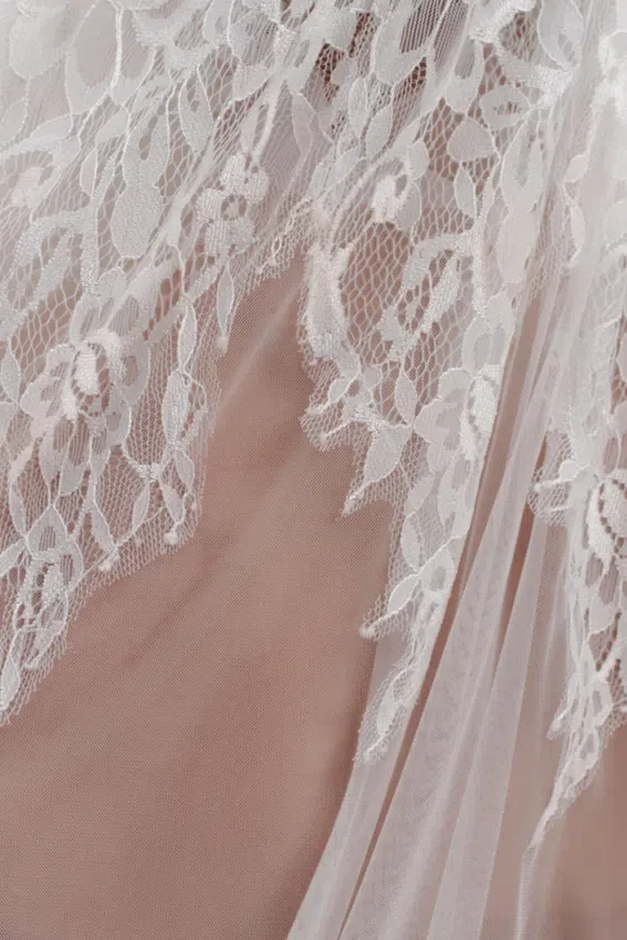 Cassia Lace Trim Veil – White Cassia Lace Trim Veil – White