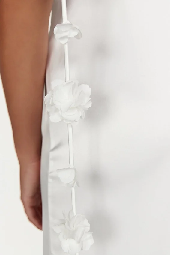 Elenora Rose Gown – White Elenora Rose Gown – White