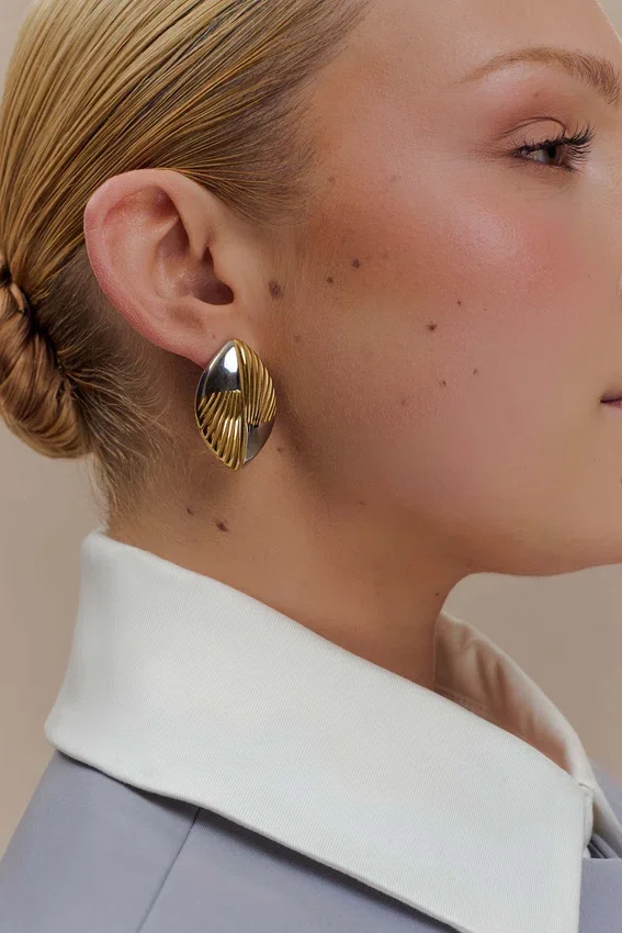 Felicity Mixed Metal Oval Earrings – Gold Felicity Mixed Metal Oval Earrings – Gold