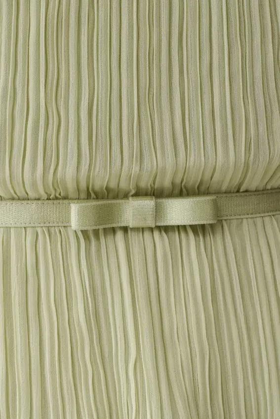 Lilou Pleated Sleeveless Top – Sage Lilou Pleated Sleeveless Top – Sage