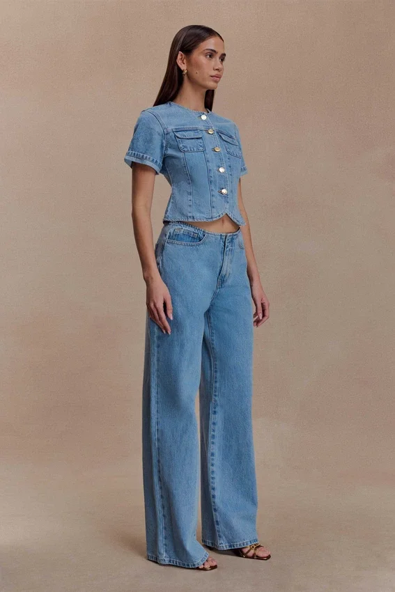 Marge Fitted Denim Short Sleeve Top – Classic Blue Marge Fitted Denim Short Sleeve Top – Classic Blue