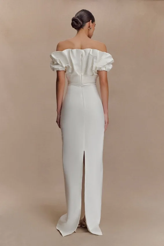 Sariya Sculptural Maxi Dress – White Sariya Sculptural Maxi Dress – White