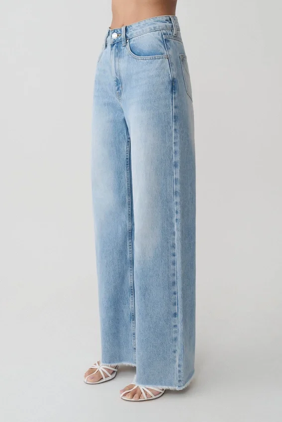 Sebastian Straight Leg Denim Jeans With Fray Hem – Washed Light Blue Sebastian Straight Leg Denim Jeans With Fray Hem – Washed Light Blue